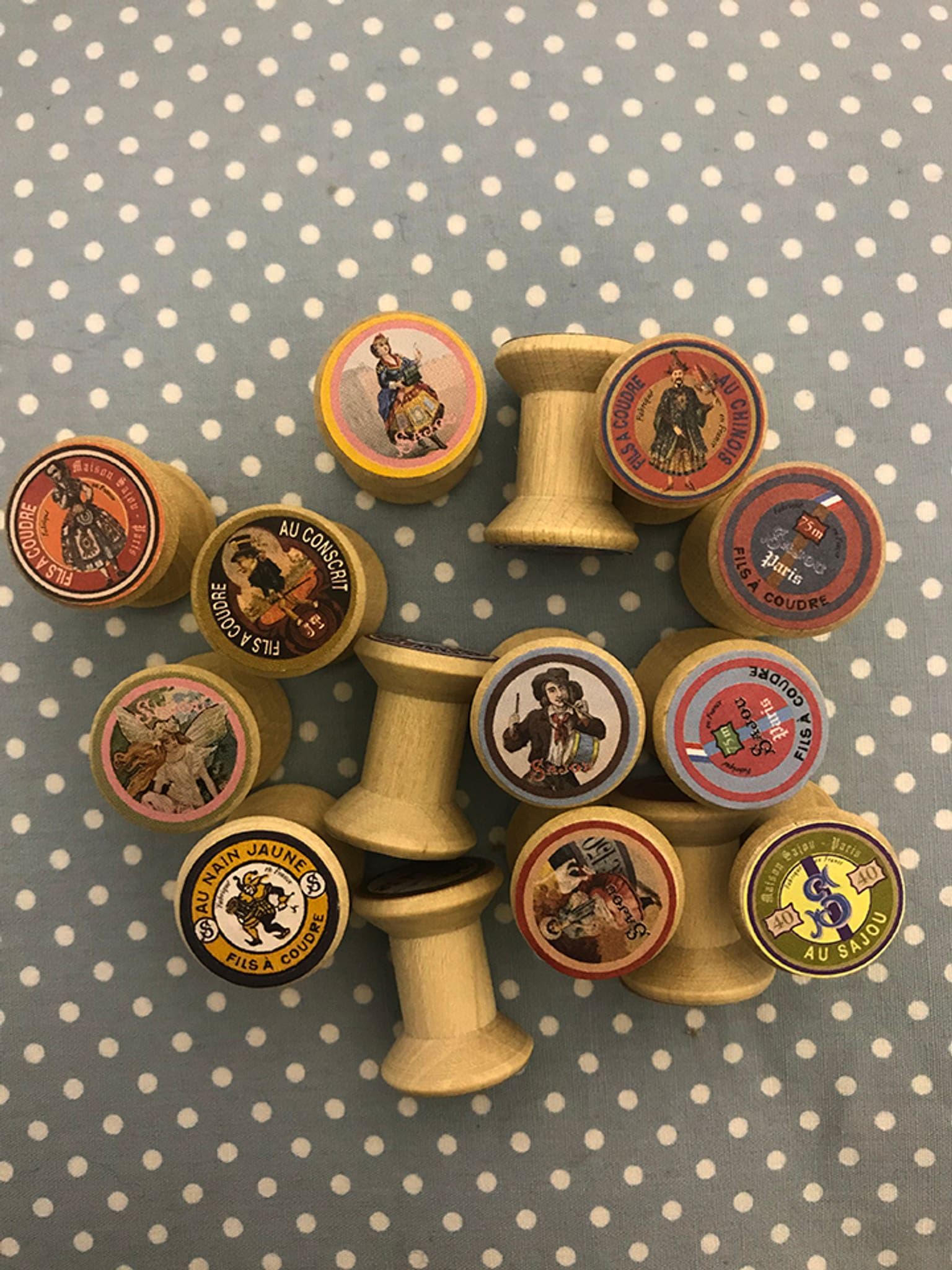 Sajou Miniature Wooden Bobbins - Image 2